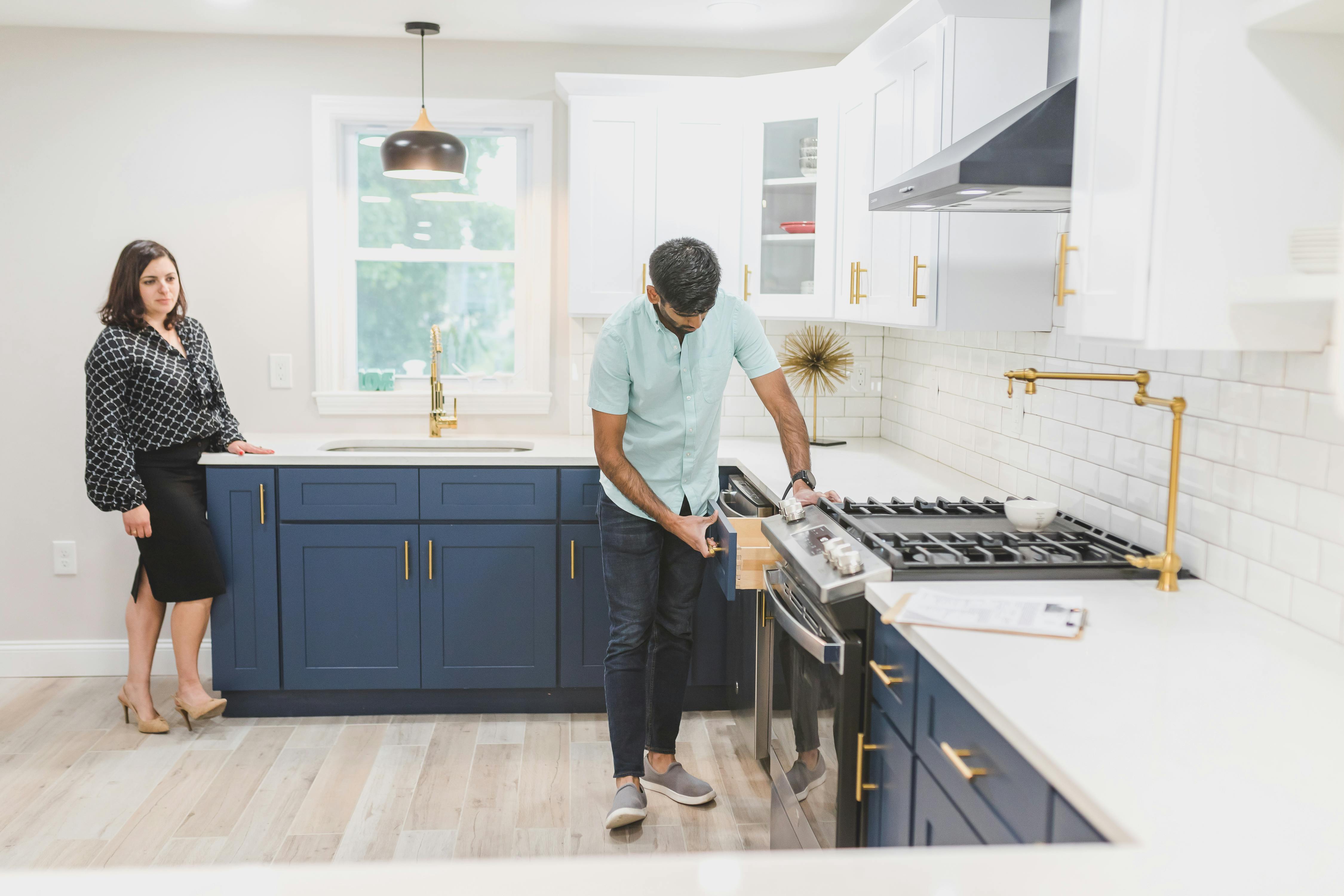 Classic navy blue kitchen cabinets