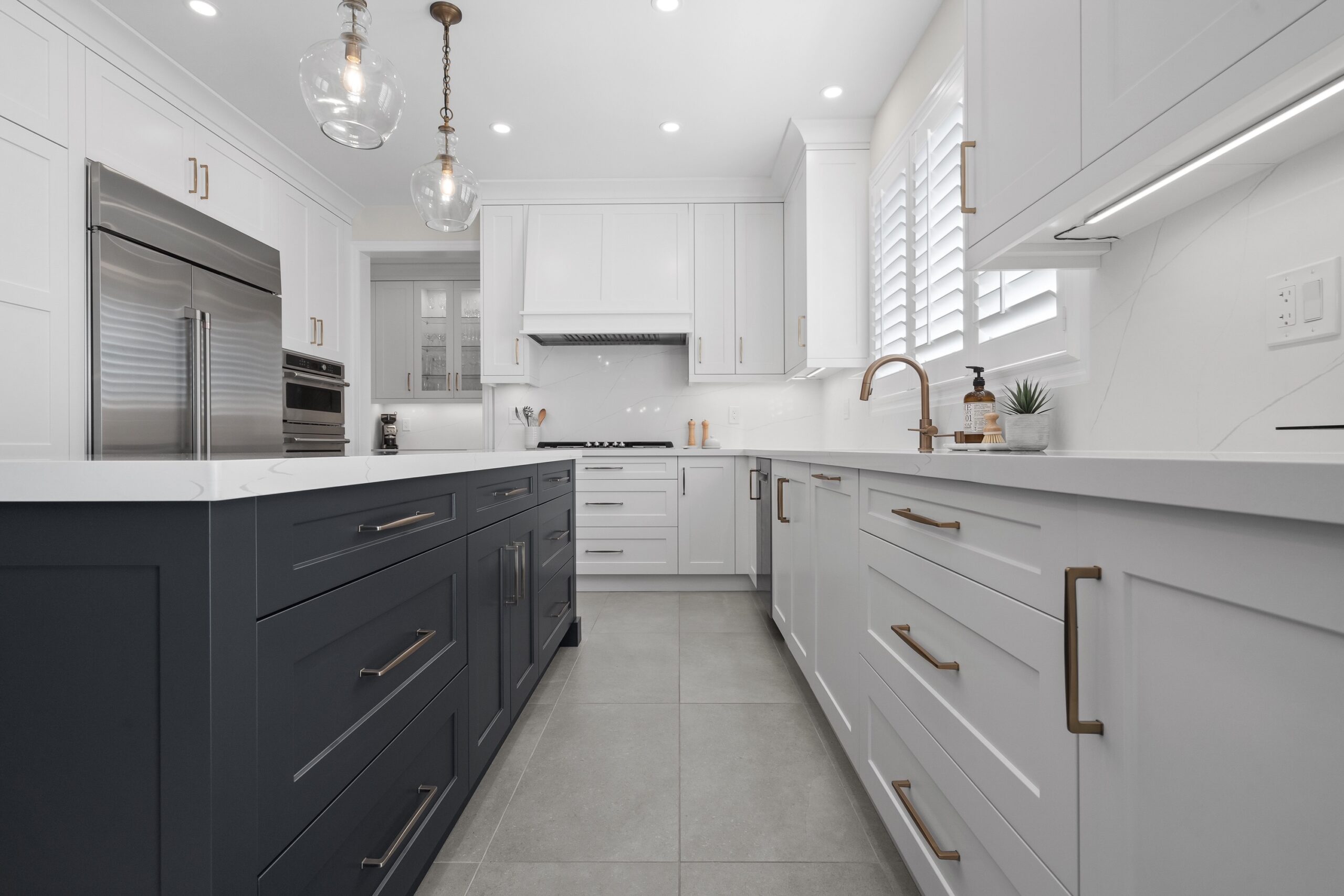 light vs dark gray kitchen cabinets